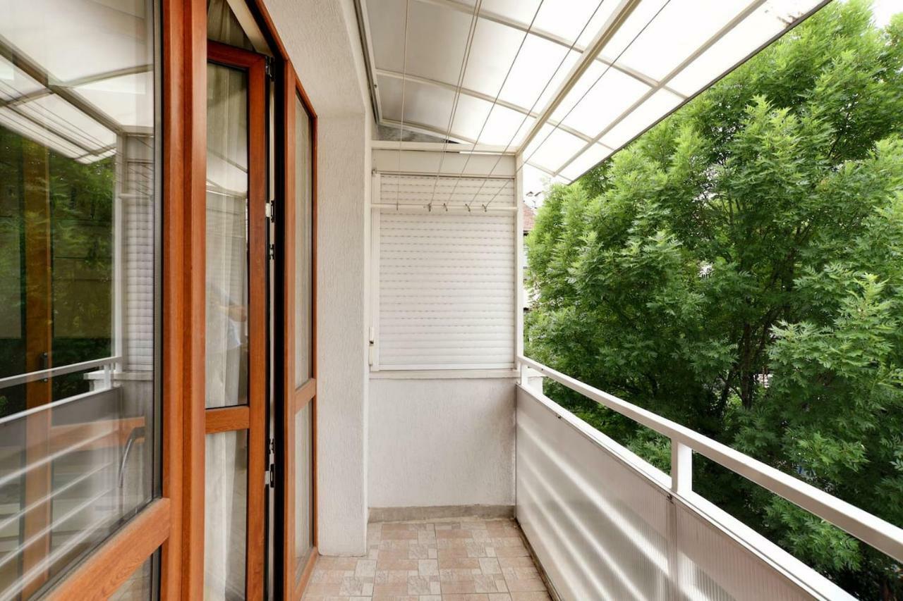 Spacious And Stylish Apartment In The Heart Of Sofia Plus Parking Exterior foto