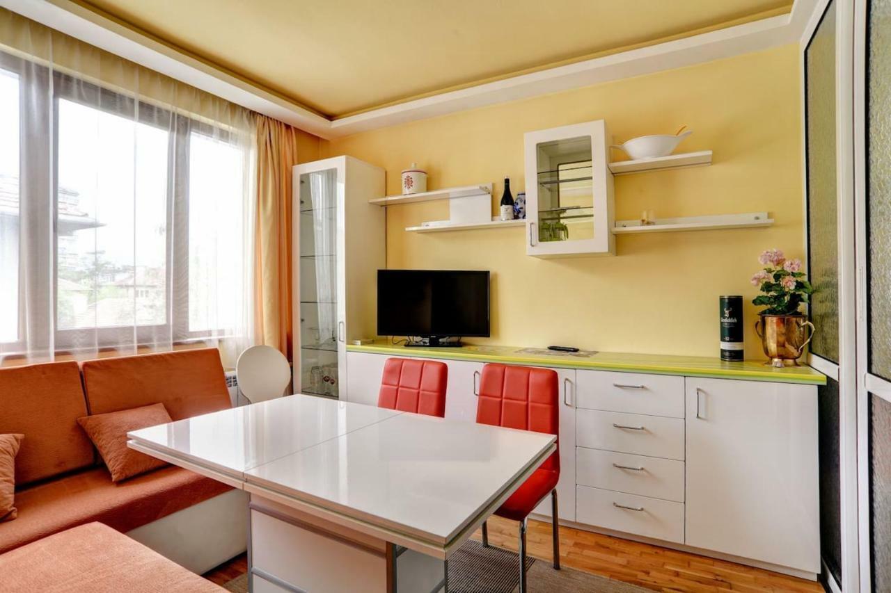 Spacious And Stylish Apartment In The Heart Of Sofia Plus Parking Exterior foto